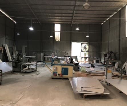 Giám sát chất lượng chỉ dán cạnh